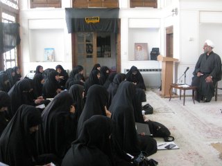 برگزاری نشست اخلاقی تفاحة الفردوس در مدرسه علمیه زهرای مرضیه ( س ) اصفهان