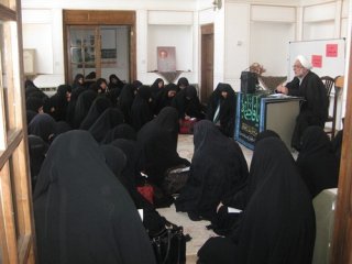 برگزاری نشست علمی- پژوهشی «بایسته های اخلاقی یک پژوهشگر» در مدرسه الزهرا المرضیه «س» اصفهان