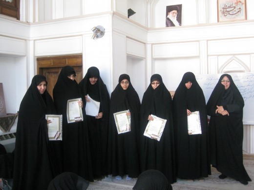 برگزاری مراسم تجلیل از طلاب راه یافته به المپیاد علمی و ممتازین در مدرسه علمیه زهرای مرضیه ( س) اصفهان