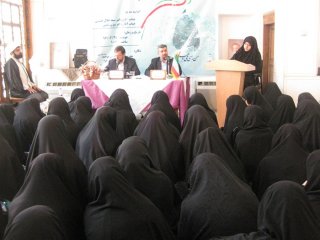 برگزاری کرسی آزاد اندیشی جریان شناسی انتخابات 96  در مدرسه علمیه ی زهرای مرضیه ( س) اصفهان