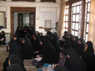 برگزاری نشست اخلاقی با موضوع « راهکارهای رفع مشکلات دنیا و آخرت » و با سخنرانی «حاج آقا حق شناس»