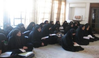 برگزاری نشست اخلاقی با موضوع «راههای درست» و با سخنرانی حاج آقا حق شناس استاد تفسیر و اخلاق در مدرسه علمیه خواهران زهرای مرضیه سلام الله علیها اصفهان