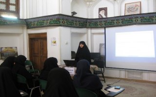 برگزاری کارگاه استفاده ازنرم افزار( جامع التفاسیر ) در مدرسه زهرای مرضیه سلام الله علیها